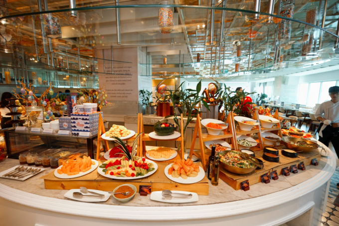 Nh&agrave; h&agrave;ng buffet với mỗi th&aacute;ng mỗi chủ đề v&agrave; sản phẩm mới từ kh&aacute;ch sạn Le Meridien Saigon - Latest Recipe. Ảnh: Le Meridien Saigon